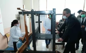Meslek liselilerin elinde hayat bulan “şal şepik” kumaşı dünyaya açılıyor
