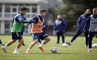 Mesut Özil, takımla çalıştı
