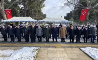 Milli Şair Mehmet Akif Ersoy kabri başında anıldı
