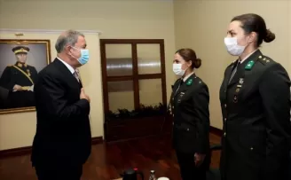 Milli Savunma Bakanı Hulusi Akar, MSB’de görevli öğretmenlerle bir araya geldi
