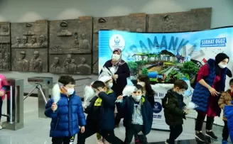 Minik kitap kurtları hem eğlendi hem öğrendi
