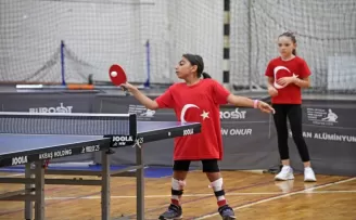 Minik raketler Bursa Osmangazi’de kıyasıya mücadele etti