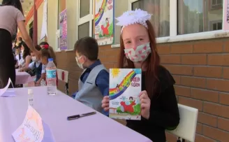 Minik yazarlar imza günü düzenledi
