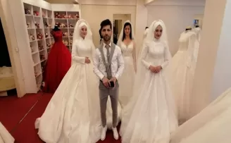 Modacıdan sağlık çalışanlarına gelinlik jesti
