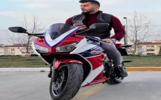 Motosikletli saldırgan 2 kişiyi öldürdü
