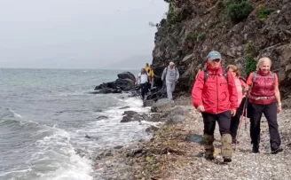 Mudanya’da doğa gönüllüleri şehitler anısına yürüdü