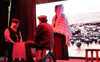 Mudanyalı tiyatrocular ’Mübadil Öyküleri’ ile Adalar’da