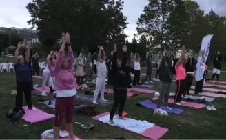 “Nefes Al İzmit” yoga etkinliğine Plajyolu’nda yoğun katılım