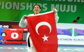 Nur Tatar, üçlemenin peşinde
