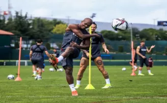 Nwakaeme seriye bağladı!