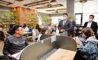 Öğrenciler kafede değil, kıraathanede buluşuyor

