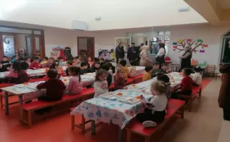 Öğrencilere ücretsiz yemek hizmeti
