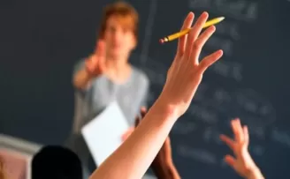 Öğretmenler, öğrencileri ile sağlıklı iletişim kurmalı
