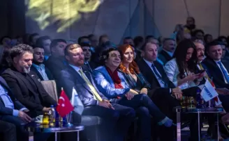Okan Bayülgen’den Togg’un dev ekranı için öneri

