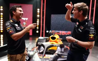 Oracle Red Bull Racing, yeni aracı RB18’i tanıttı
