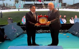 Ordu’da yağlı güreşe destek plaketle taçlandı
