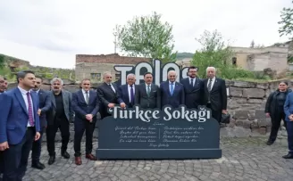 Ortak Türk Alfabesi Anıtı Kayseri Talas’ta açıldı