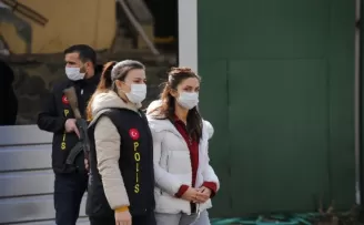 Otomobilinde uyuşturucu bulunan oyuncu Ayşegül Çınar, adliyeye sevk edildi
