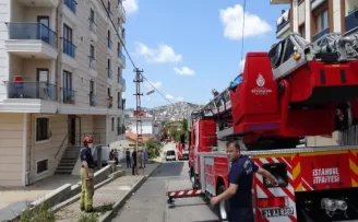 Annelerini odaya kilitleyip evden çıkan küçük çocuklar paniğe neden oldu