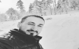 Aracı arızalanınca emniyet şeridinde durdu hayatı karardı