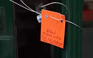 Beyoğlu’nda ruhsatsız iş yerleri mühürlendi