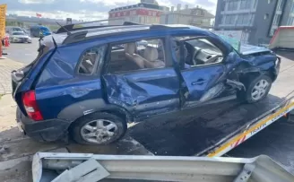(ÖZEL) Büyükçekmece’de servis minibüsü kazası kamerada

