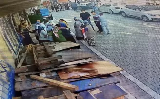 Esenyurt’ta baz istasyonu yüzünden tekme tokat kavga