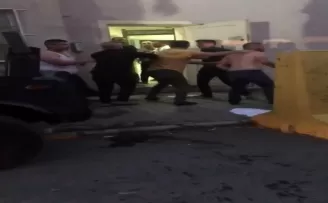 Gaziosmanpaşa’da yan bakma kavgası kamerada