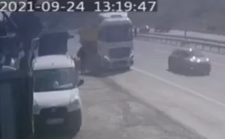 Hafriyat kamyonu önce çarptı sonra bırakıp gitti