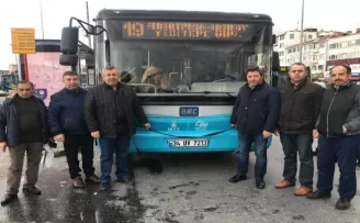 Özel Halk Otobüsü şoförleri araçlarına siyah kurdele bağlayarak şehitleri andı
