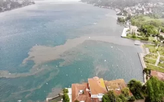 İstanbul Boğazı’nda suyun rengi değişti, çamura bulandı