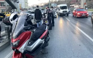  İstanbul’da kaza yapan spor eğitmenine yoldan geçen doktor müdahale etti