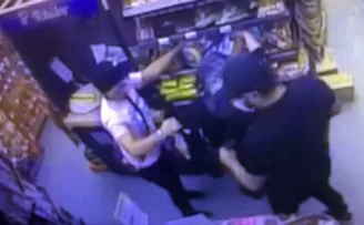 İstanbul’da yaşlı kadına yankesici dehşeti kamerada