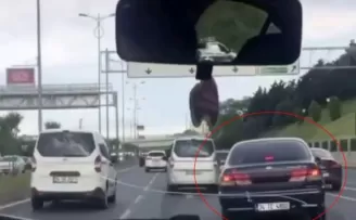 İstanbul trafiğinde “makas” terörleri kamerada