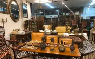 (Özel) Kadıköy, antika tutkunlarının buluşma adresi oldu
