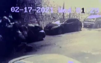 (Özel) Kağıthane’de istinat duvarı araçların üzerine çöktü
