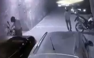 (Özel) Motosiklet hırsızlığı kamerada
