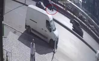 Motosiklet kazaları güvenlik kamerasında
