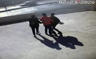 Sosyal medya için video çeken gence bayıltana kadar dayak