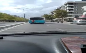 Sultanbeyli’de patenli çocuğun tehlikeli yolculuğu kamerada