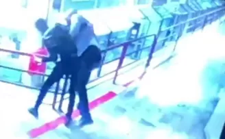 (Özel) Tartıştığı esnafı 12. kattan aşağı attı, o anlar kamerada
