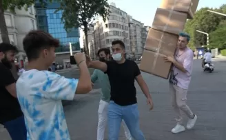 ÖZEL) TikTok fenomeni Semih Varol’dan Taksim Meydanı’nda tepki çeken şaka
