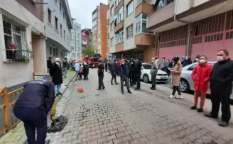 Yangın çıkınca kısıtlamayı unutup sokağa döküldüler