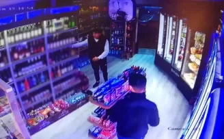 (ÖZEL) Yürekleri sızlatan hırsızlık anı kamerada

