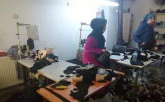 Zeytinburnu’nda 17 bin adet kaçak maske ele geçirildi