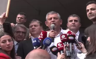 Özgür Özel: CHP sokakta, meydanda, yoldadır... Geri gelmek üzere çıkıyorum!