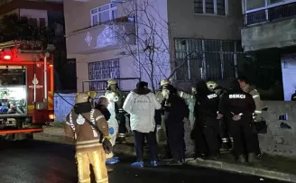Pendik’te 4 katlı binada yangın: 1 ölü
