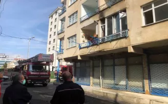 Pendik’te 5 katlı binada korkutan yangın
