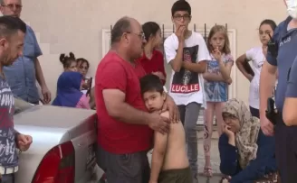 Pendik’te evde yangın çıktı, anne, baba ve çocuklar kendilerini dışarı attı
