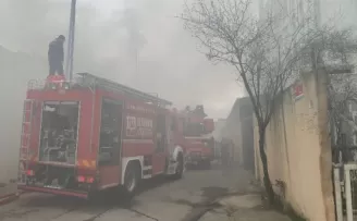 Pendik’te geri dönüşüm deposunda yangın
